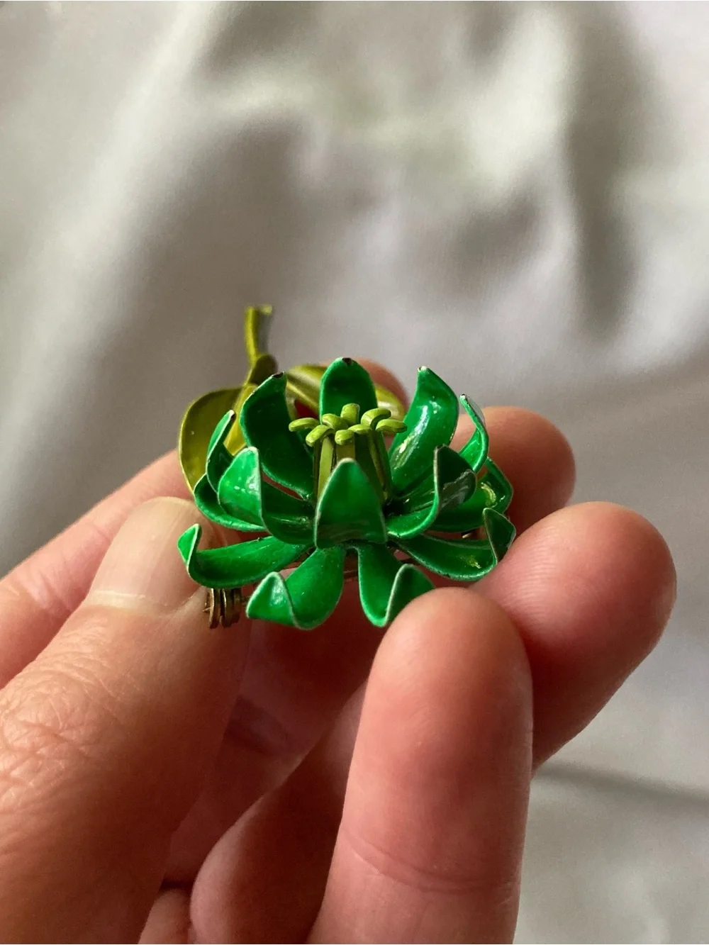 Vintage Ornate Design Green Enamel Flower Brooch Pin!